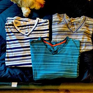 Bundle of 3 Lululemon v neck T-shirts. X large.